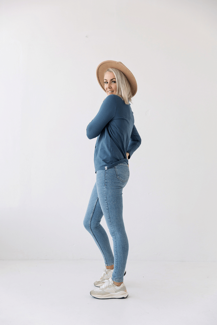 vertical breastfeeding zip blue top