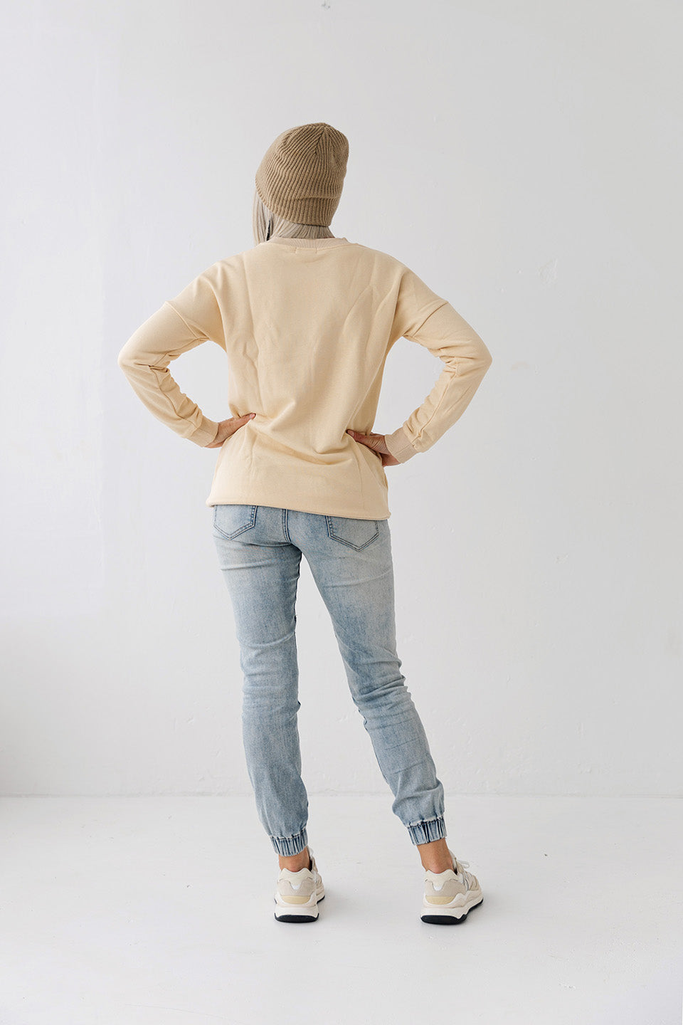 Paprika Red Embroidery Breastfeeding Crew
