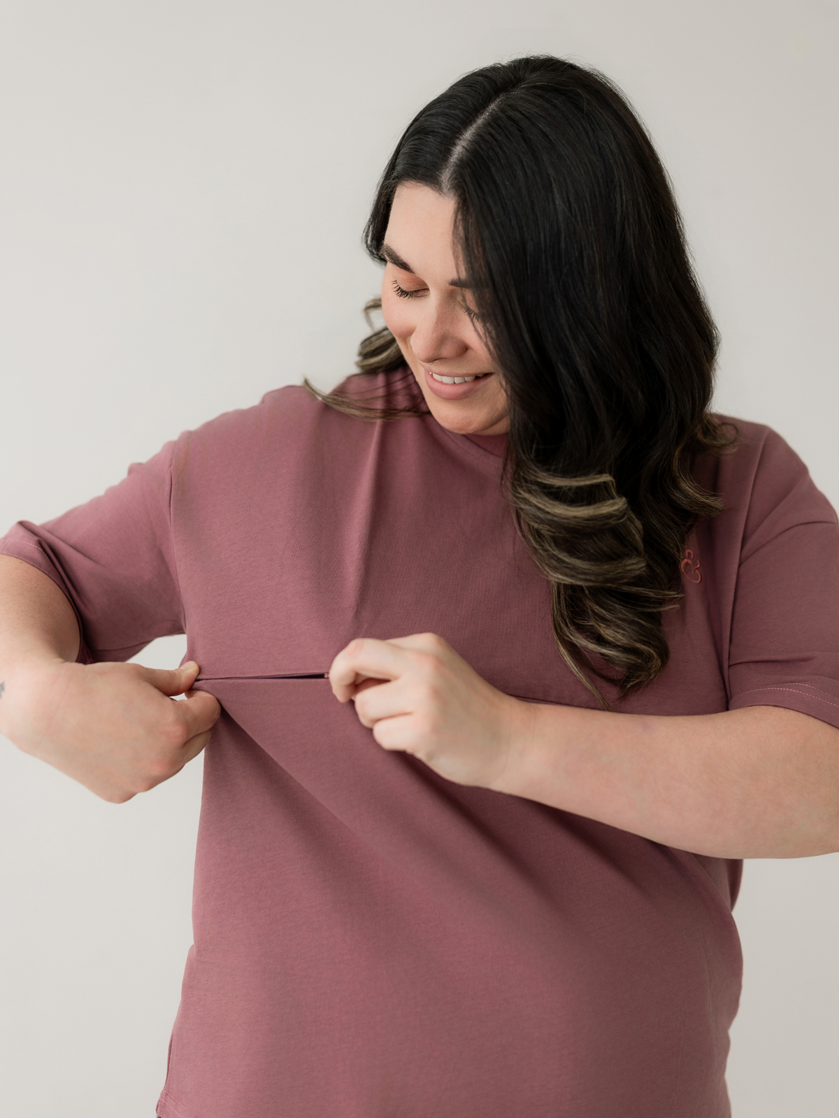 Rose Breastfeeding Tee | Horizontal Zip